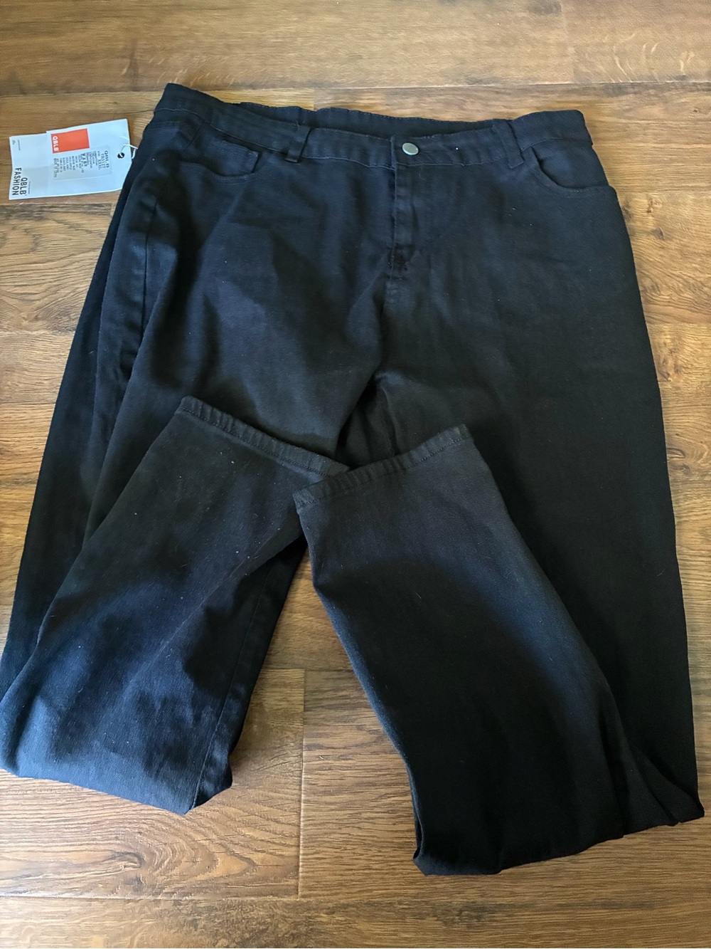 QBLB Fashion Women’s XXXL black straight leg jeans- NWT